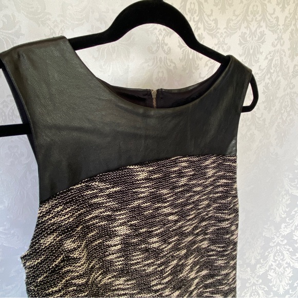 Little Black Dress! FALL🍁Woven knit, lined, comfortable!Cynthia Rowley - Picture 1 of 9